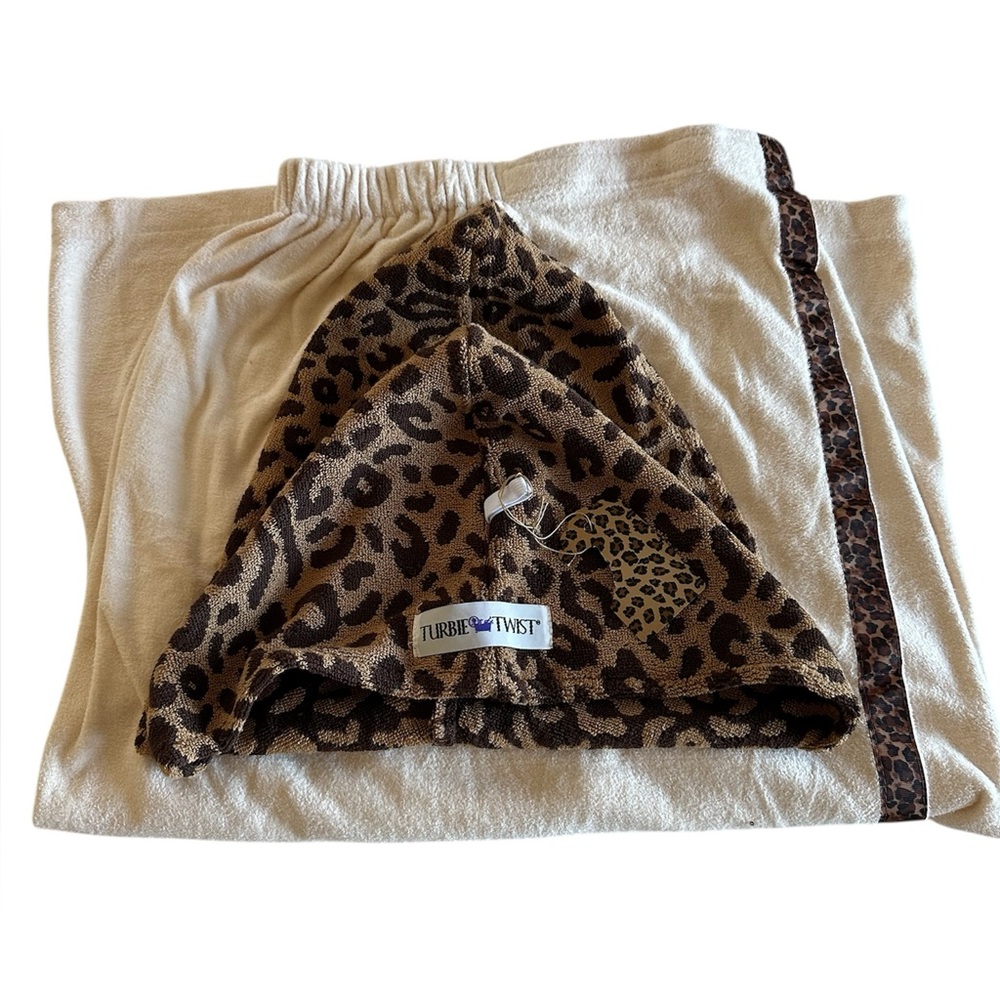 NWOT Leopard Print and Cream Bath Set